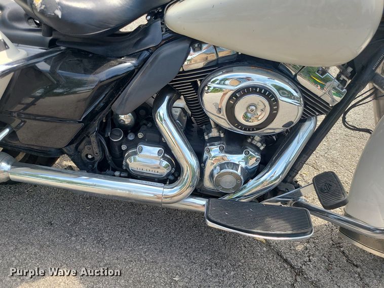 image for item BR9814 2012 Harley Davidson Road King Police  motorcycle