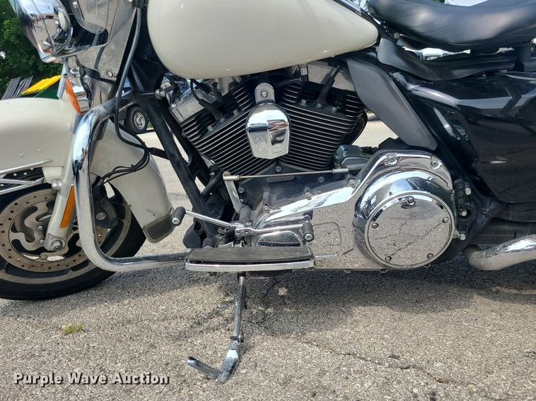 image for item BR9815 2012 Harley Davidson Road King Police  motorcycle