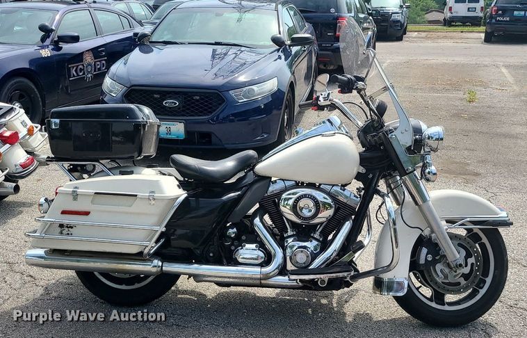 image for item BR9816 2012 Harley Davidson Road King Police  motorcycle