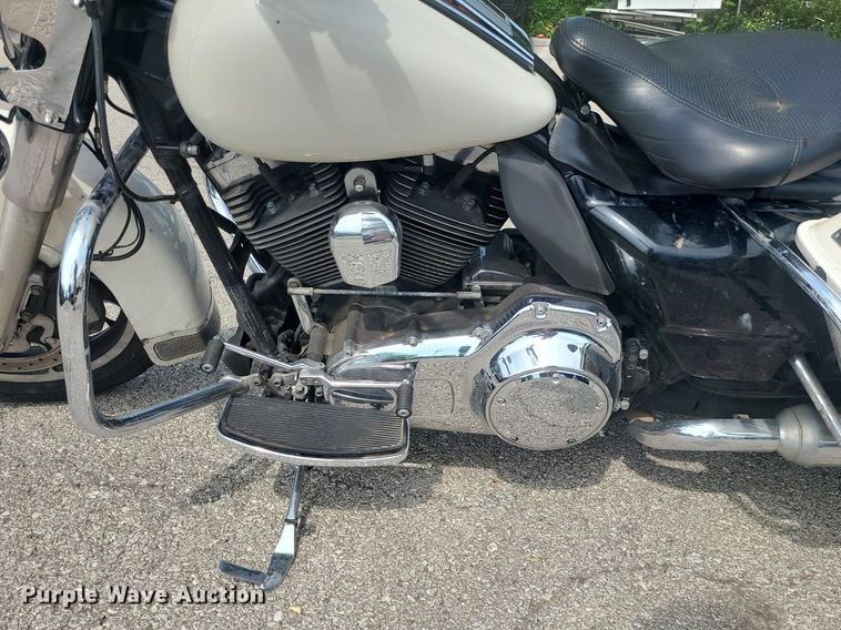 image for item BR9816 2012 Harley Davidson Road King Police  motorcycle