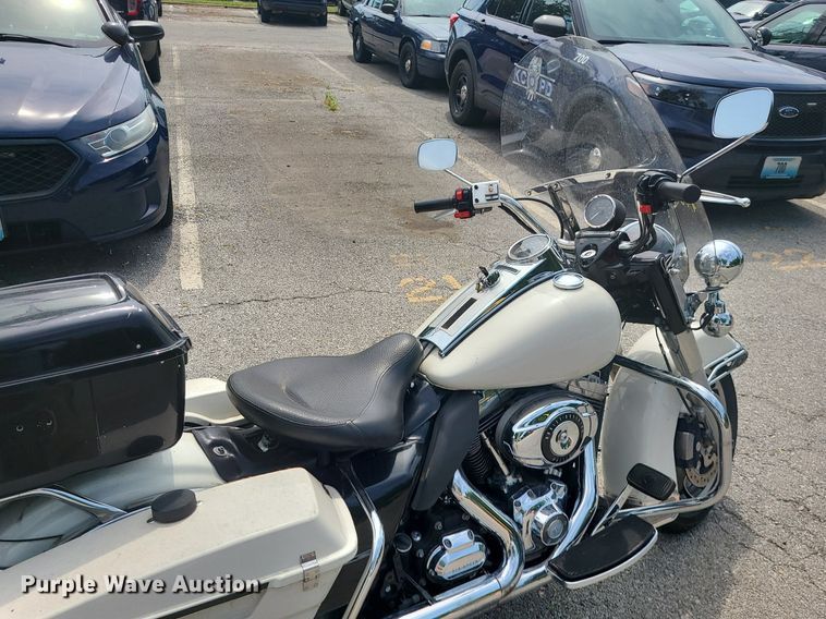 image for item BR9816 2012 Harley Davidson Road King Police  motorcycle