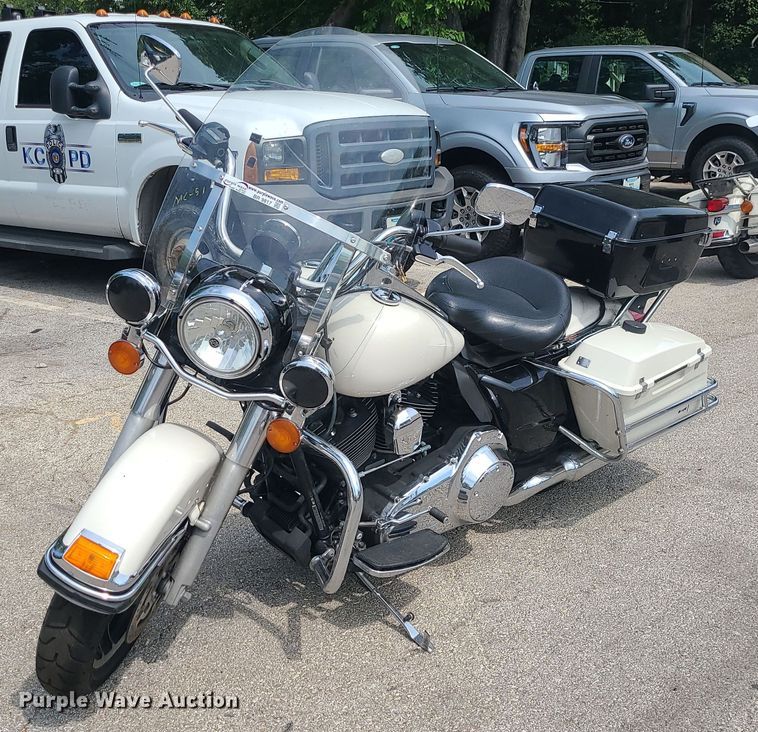 image for item BR9817 2013 Harley Davidson Road King Police  motorcycle