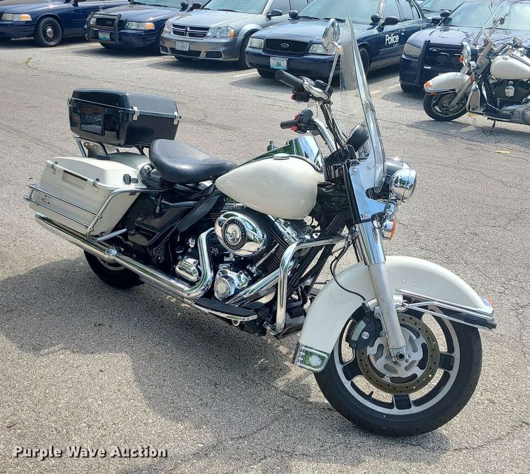 image for item BR9817 2013 Harley Davidson Road King Police  motorcycle