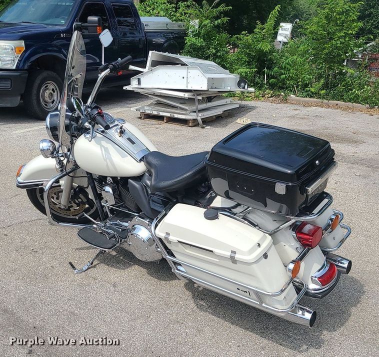 image for item BR9817 2013 Harley Davidson Road King Police  motorcycle