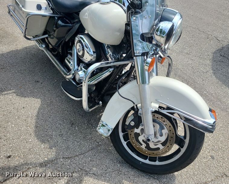 image for item BR9817 2013 Harley Davidson Road King Police  motorcycle