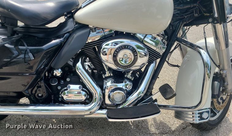 image for item BR9817 2013 Harley Davidson Road King Police  motorcycle