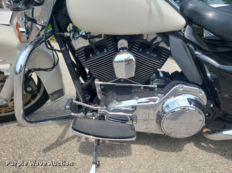 image for item BR9817 2013 Harley Davidson Road King Police  motorcycle