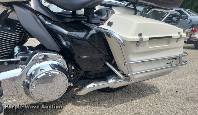 image for item BR9817 2013 Harley Davidson Road King Police  motorcycle