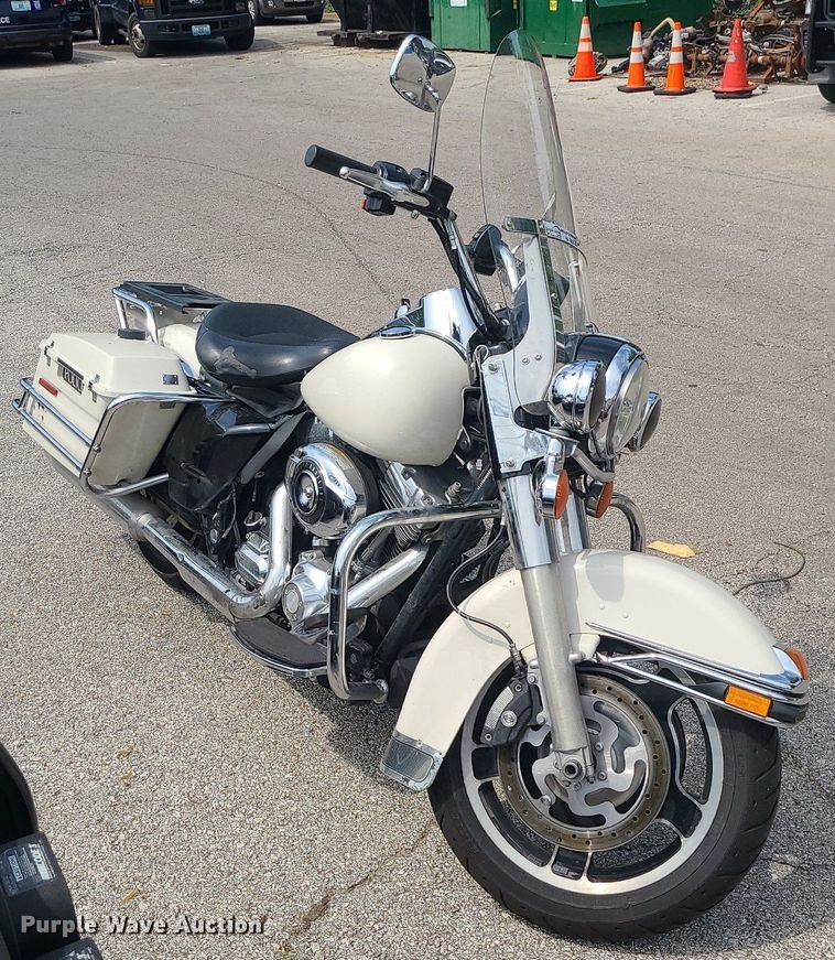 image for item BR9818 2013 Harley Davidson Road King Police  motorcycle