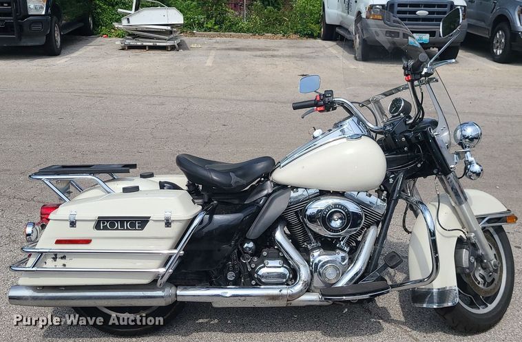 image for item BR9818 2013 Harley Davidson Road King Police  motorcycle