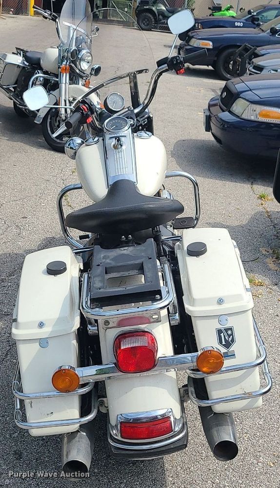 image for item BR9818 2013 Harley Davidson Road King Police  motorcycle