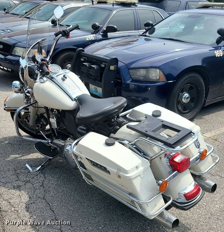 image for item BR9818 2013 Harley Davidson Road King Police  motorcycle