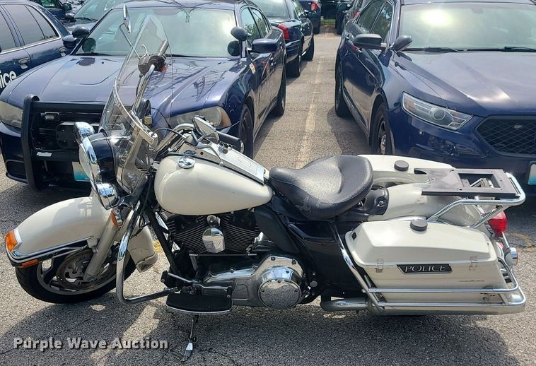 image for item BR9818 2013 Harley Davidson Road King Police  motorcycle