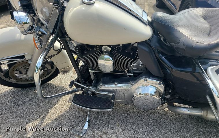 image for item BR9818 2013 Harley Davidson Road King Police  motorcycle