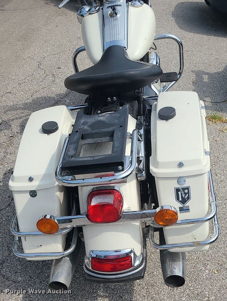 image for item BR9818 2013 Harley Davidson Road King Police  motorcycle