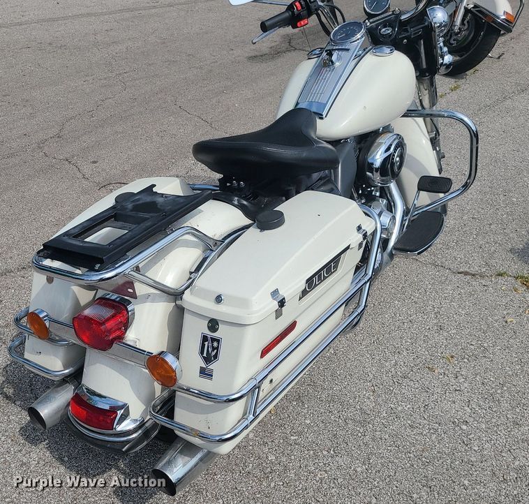 image for item BR9818 2013 Harley Davidson Road King Police  motorcycle