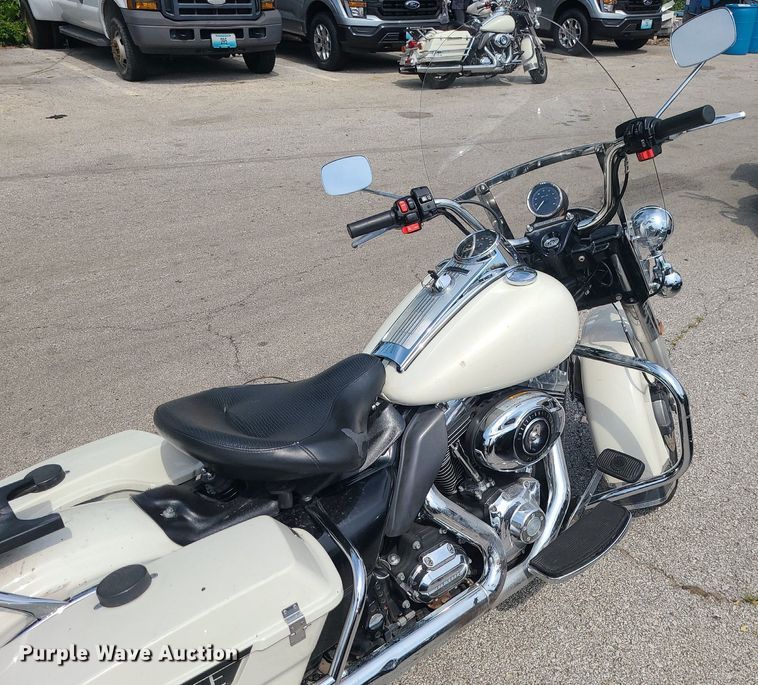 image for item BR9818 2013 Harley Davidson Road King Police  motorcycle