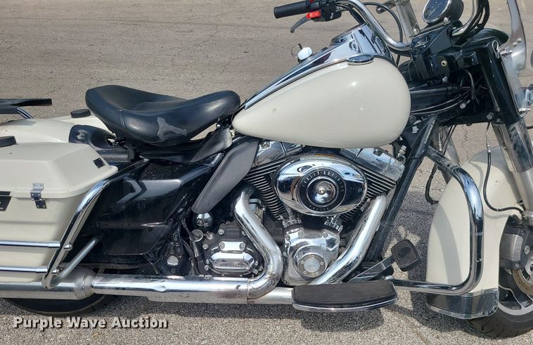 image for item BR9818 2013 Harley Davidson Road King Police  motorcycle