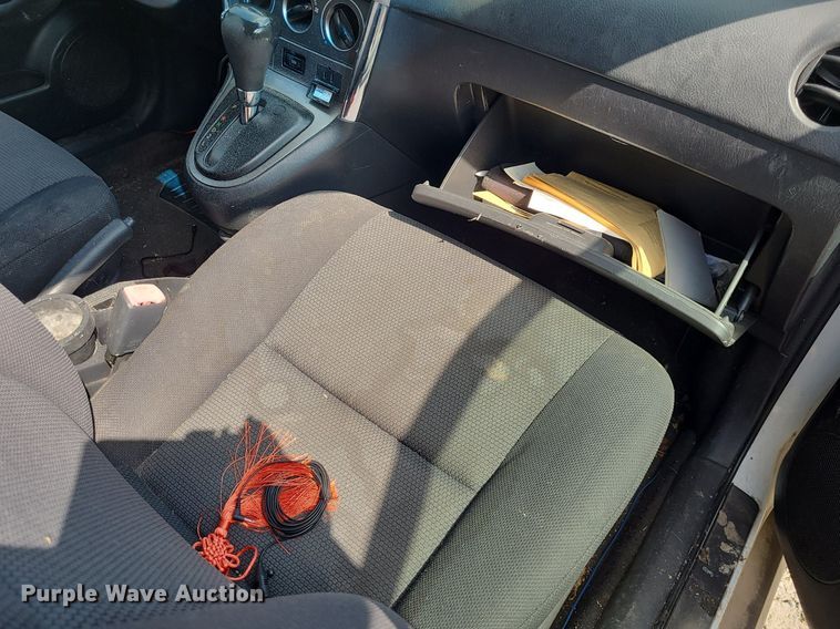 image for item DK1975 2008 Pontiac Vibe  SUV