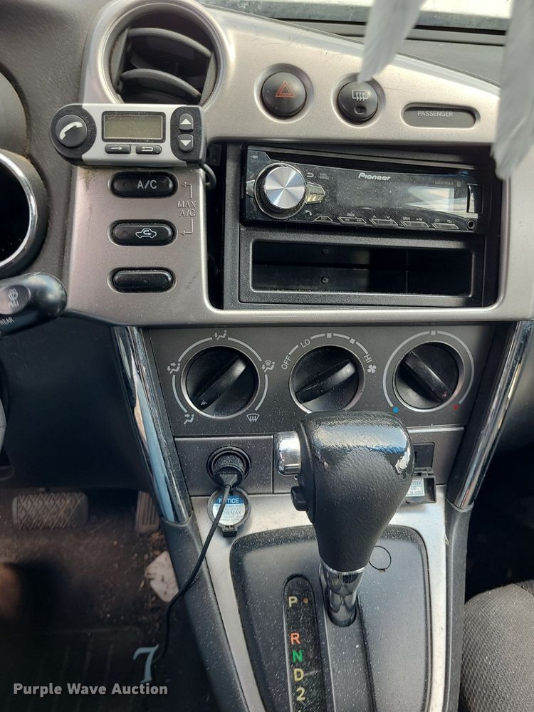 image for item DK1975 2008 Pontiac Vibe  SUV