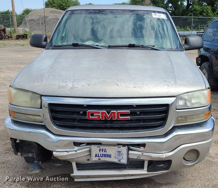 image for item DK1977 2004 GMC Sierra 1500  Crew Cab pickup truck