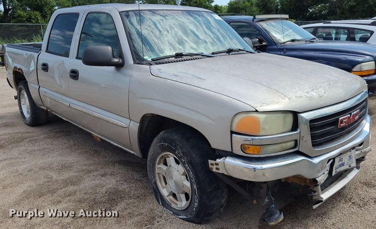 image for item DK1977 2004 GMC Sierra 1500  Crew Cab pickup truck