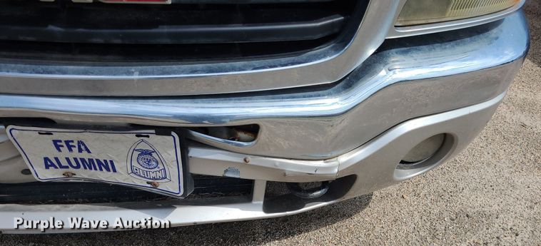 image for item DK1977 2004 GMC Sierra 1500  Crew Cab pickup truck