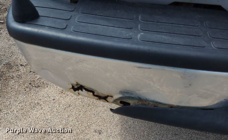 image for item DK1977 2004 GMC Sierra 1500  Crew Cab pickup truck