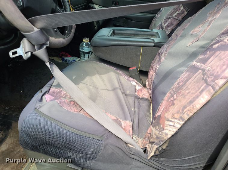 image for item DK1977 2004 GMC Sierra 1500  Crew Cab pickup truck