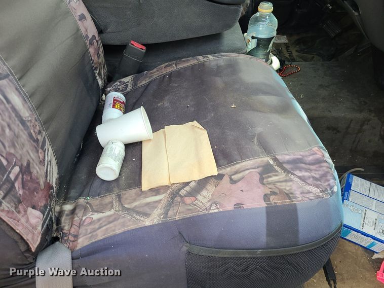 image for item DK1977 2004 GMC Sierra 1500  Crew Cab pickup truck