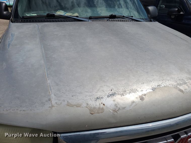 image for item DK1977 2004 GMC Sierra 1500  Crew Cab pickup truck