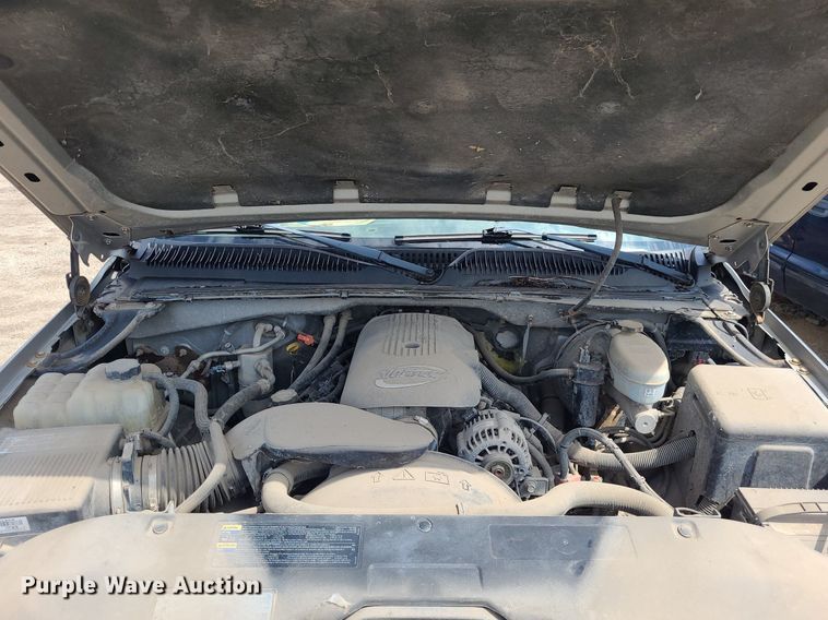 image for item DK1977 2004 GMC Sierra 1500  Crew Cab pickup truck