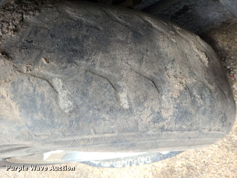 image for item DK1977 2004 GMC Sierra 1500  Crew Cab pickup truck