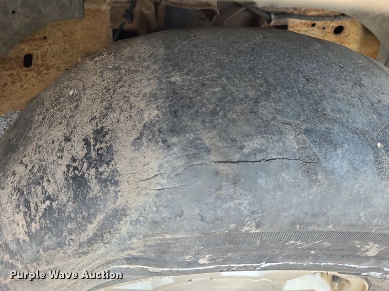 image for item DK1977 2004 GMC Sierra 1500  Crew Cab pickup truck