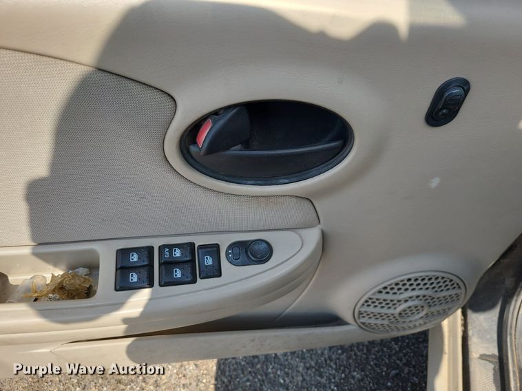 image for item DK1979 2004 Saturn Ion