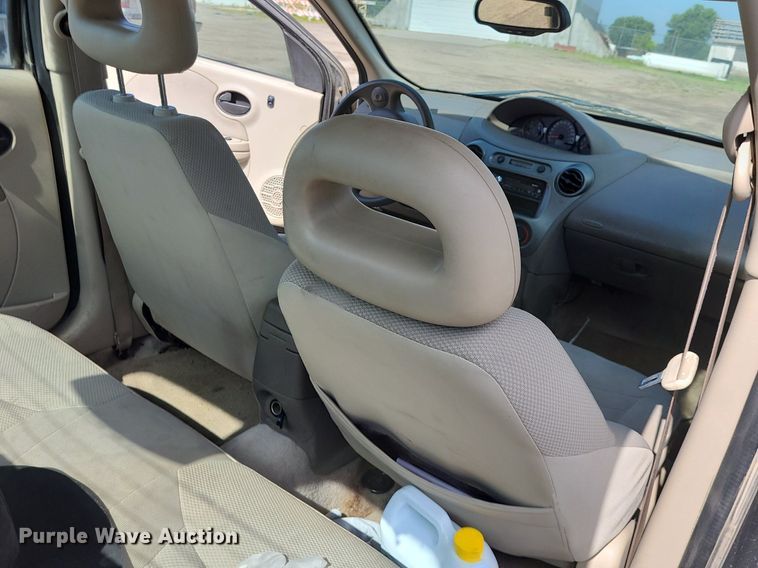 image for item DK1979 2004 Saturn Ion