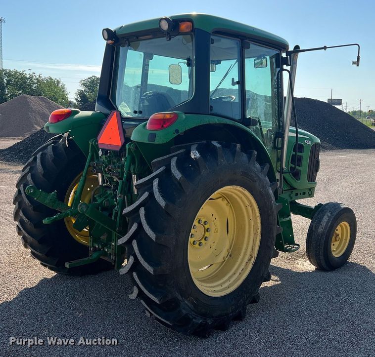 image for item DN3043 2009 John Deere 6330  tractor