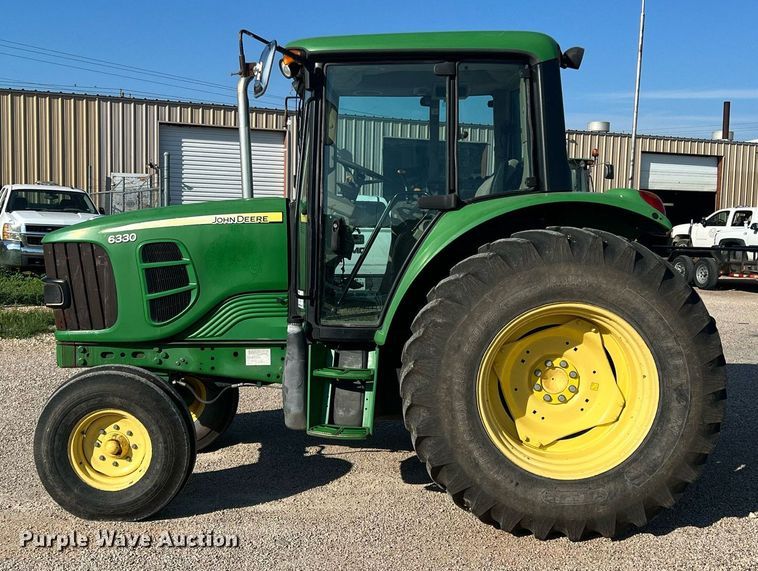 image for item DN3043 2009 John Deere 6330  tractor