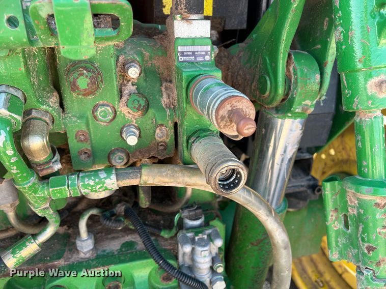 image for item DN3043 2009 John Deere 6330  tractor