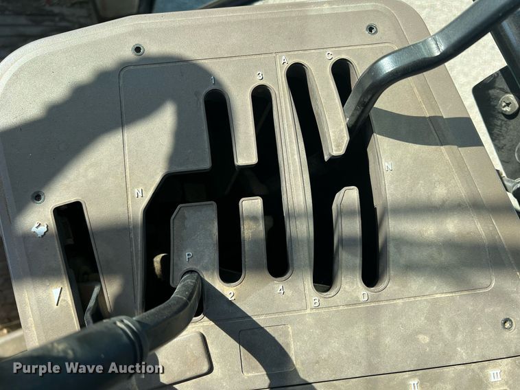 image for item DN3043 2009 John Deere 6330  tractor