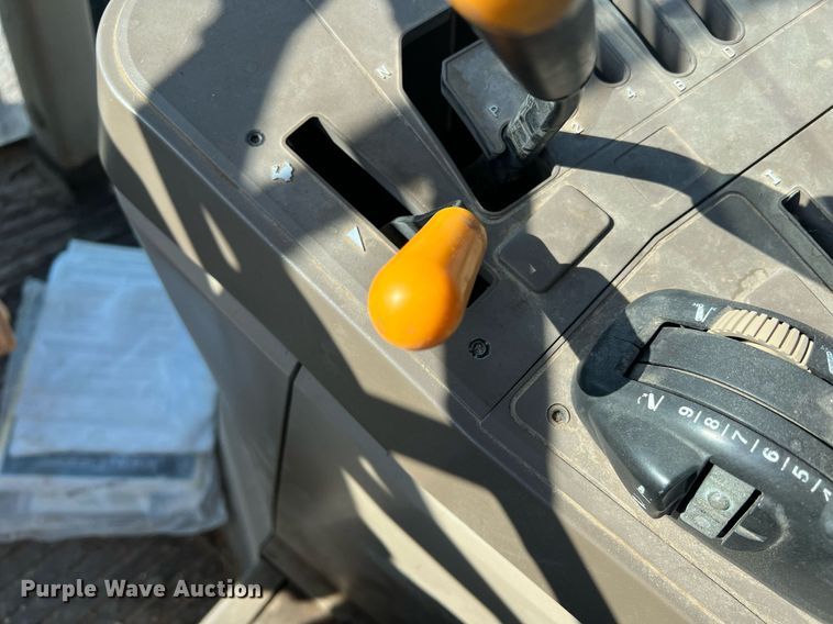 image for item DN3043 2009 John Deere 6330  tractor