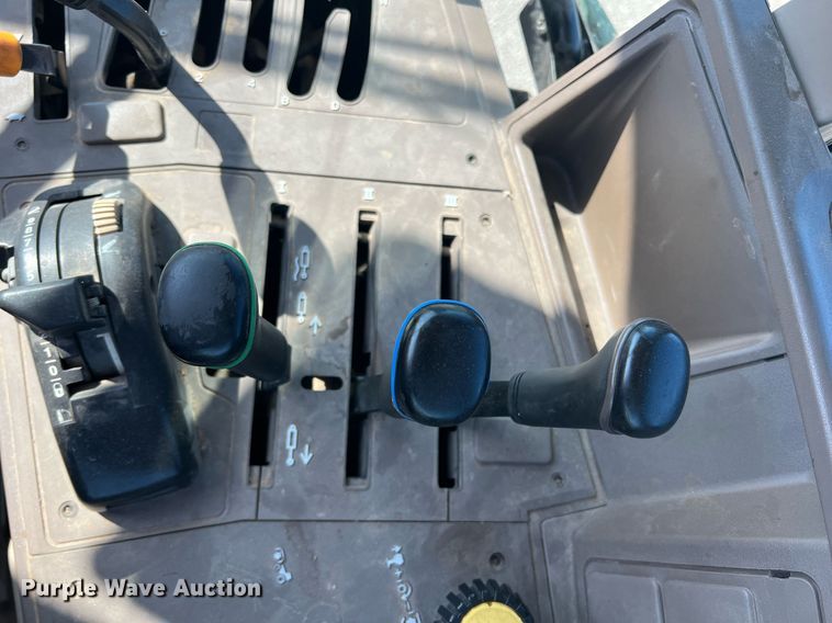 image for item DN3043 2009 John Deere 6330  tractor