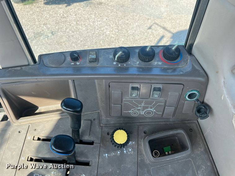 image for item DN3043 2009 John Deere 6330  tractor