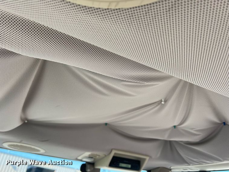 image for item DN3043 2009 John Deere 6330  tractor