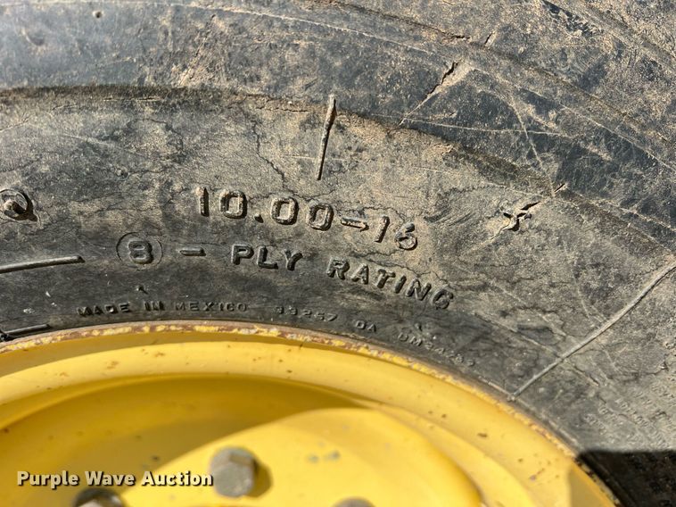 image for item DN3043 2009 John Deere 6330  tractor