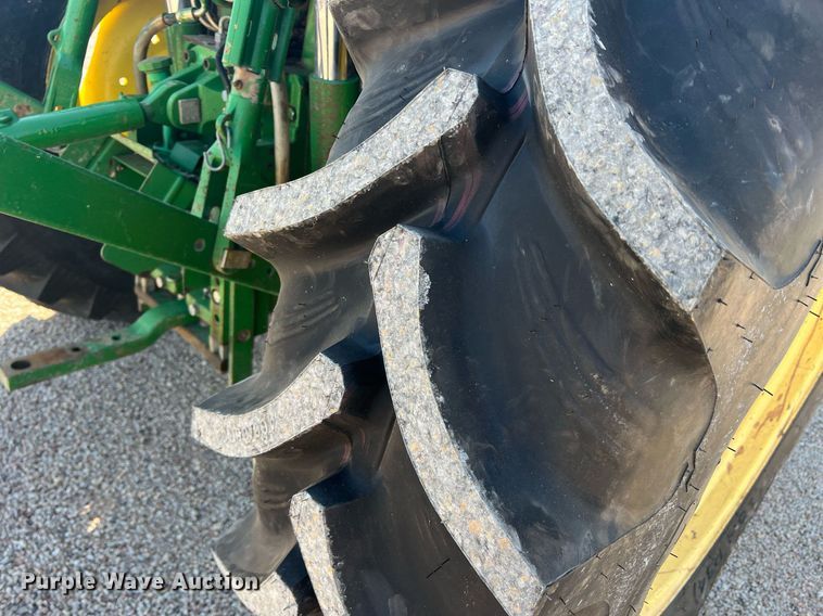 image for item DN3043 2009 John Deere 6330  tractor