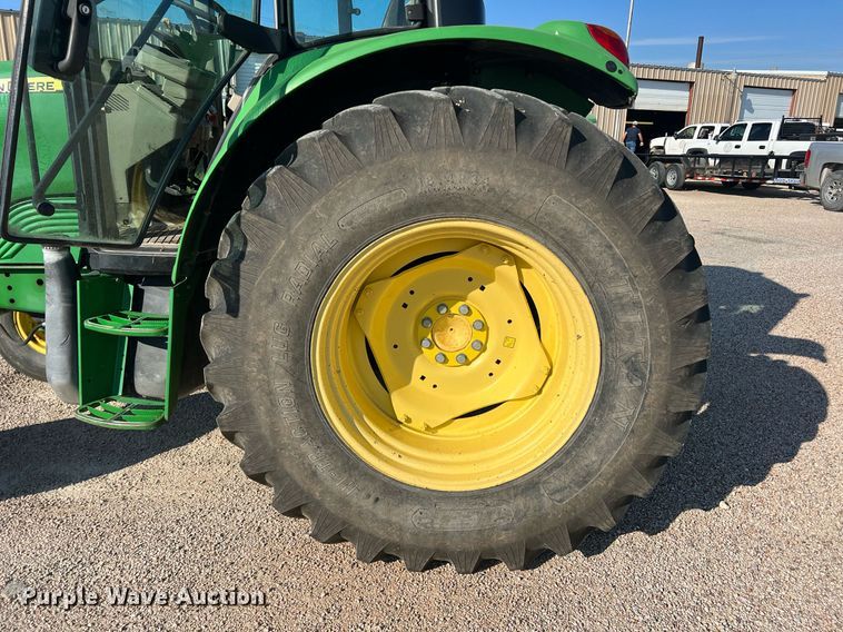 image for item DN3043 2009 John Deere 6330  tractor