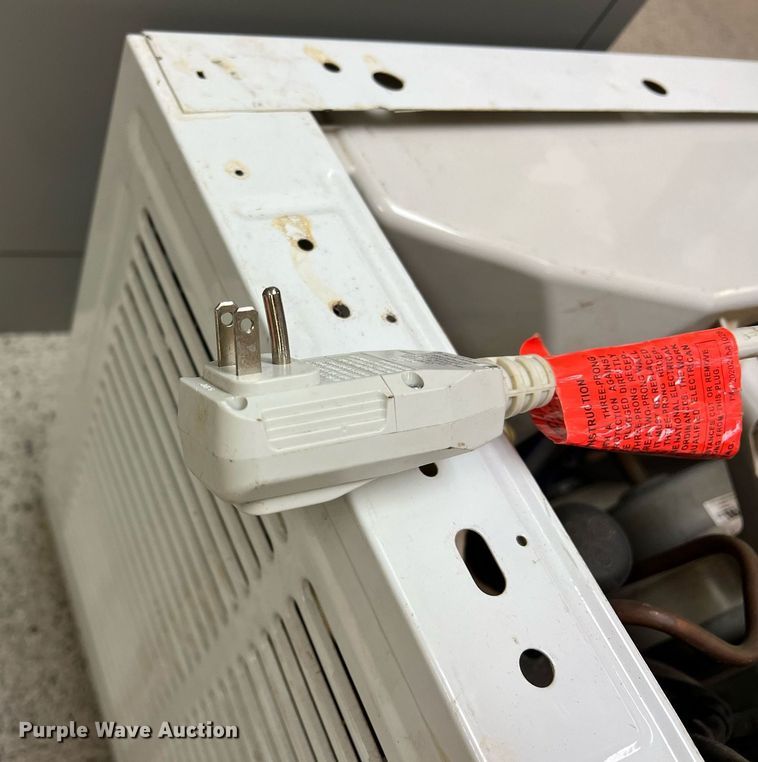 image for item DN3044 (2) Fridgidaire air conditioners