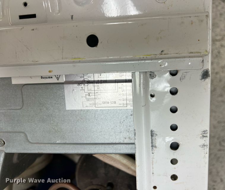 image for item DN3044 (2) Fridgidaire air conditioners