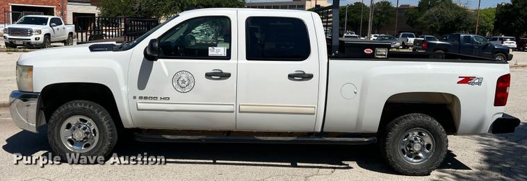 image for item DN3050 2009 Chevrolet Silverado 2500HD  Crew Cab pickup truck